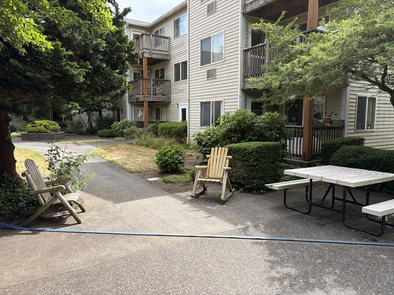 The Creston | Assisted Living