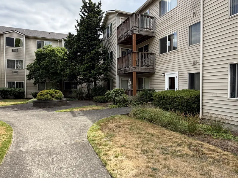 The Creston | Assisted Living